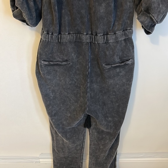 Something Navy Meghan Ruffle Sleeve Jumpsuit - Picture 9 of 11